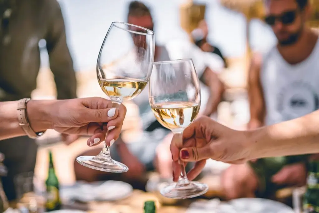 WineFest - הרמת כוסית - יין לבן